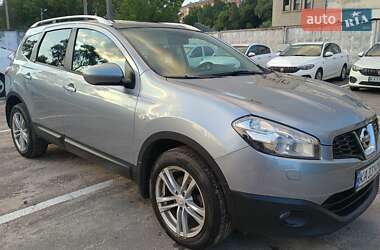 Позашляховик / Кросовер Nissan Qashqai+2 2010 в Києві
