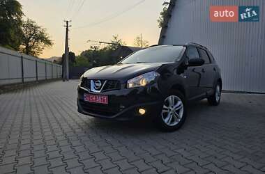 Позашляховик / Кросовер Nissan Qashqai+2 2010 в Косові