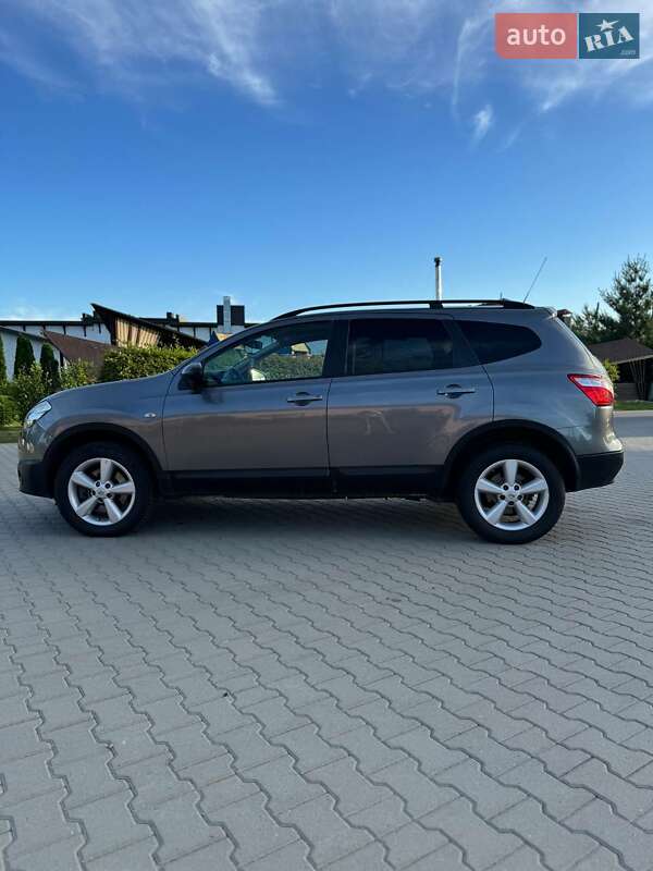 Позашляховик / Кросовер Nissan Qashqai+2 2013 в Косові