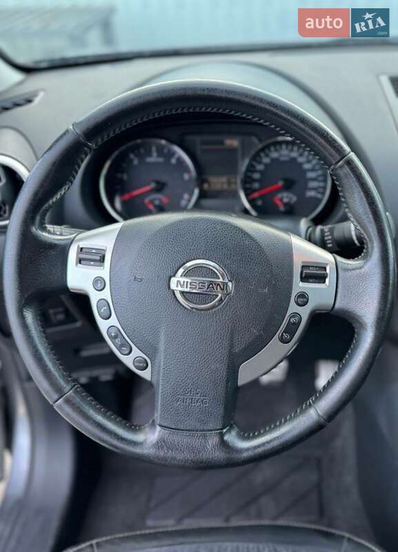 Позашляховик / Кросовер Nissan Qashqai+2 2013 в Косові