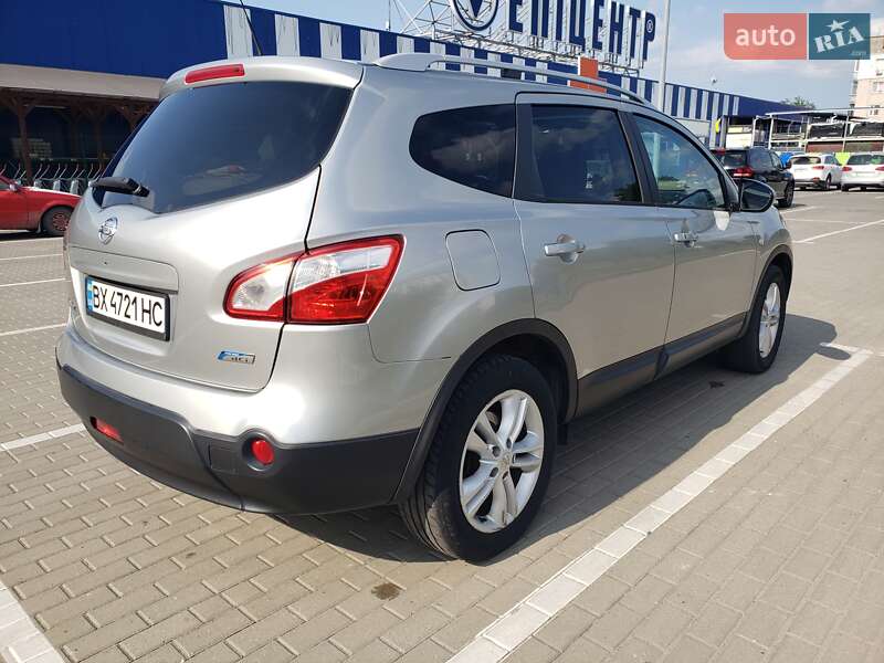 Внедорожник / Кроссовер Nissan Qashqai+2 2010 в Староконстантинове