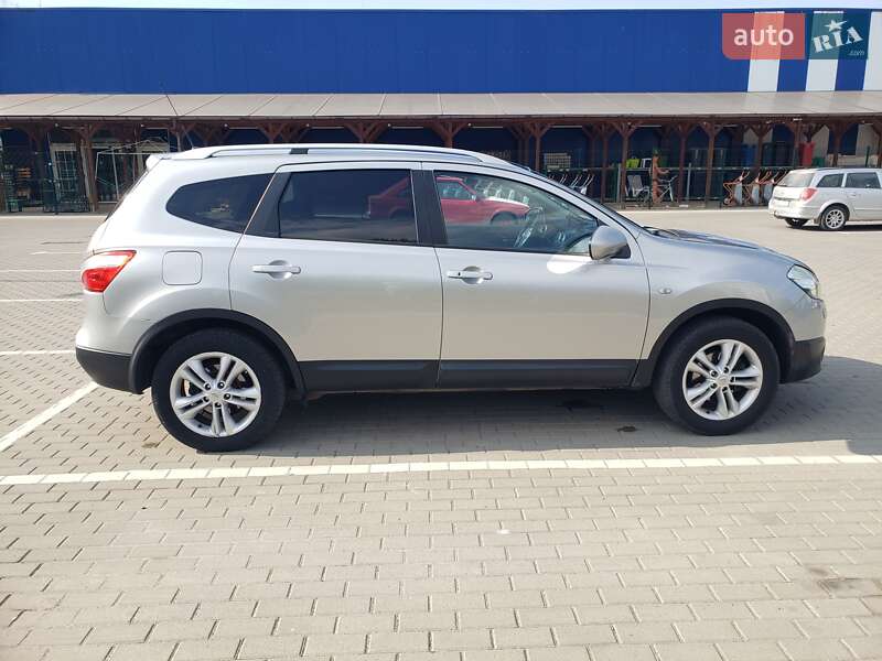 Внедорожник / Кроссовер Nissan Qashqai+2 2010 в Староконстантинове