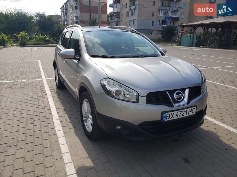 Внедорожник / Кроссовер Nissan Qashqai+2 2010 в Староконстантинове