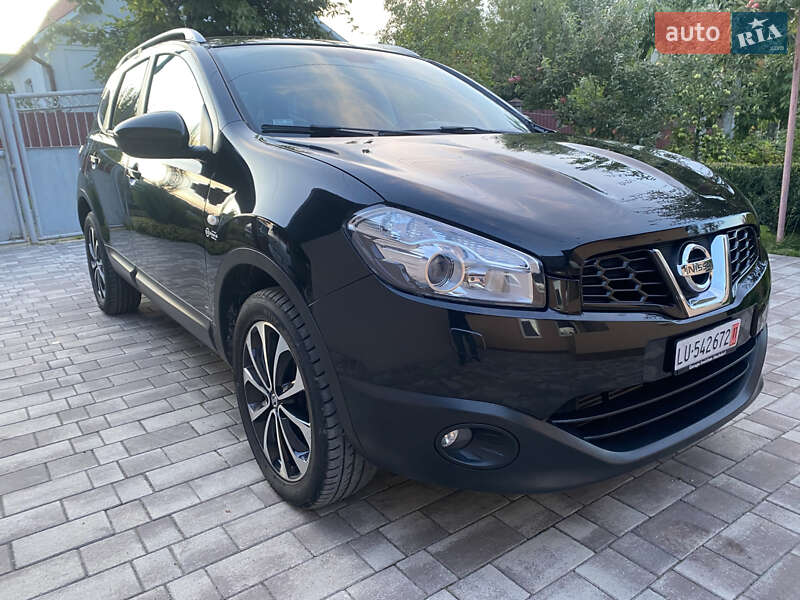 Nissan Qashqai+2 2011
