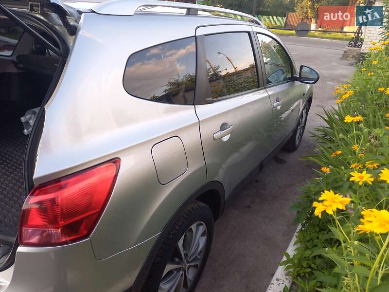 Внедорожник / Кроссовер Nissan Qashqai+2 2009 в Новгород-Северском