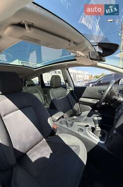 Внедорожник / Кроссовер Nissan Qashqai+2 2011 в 