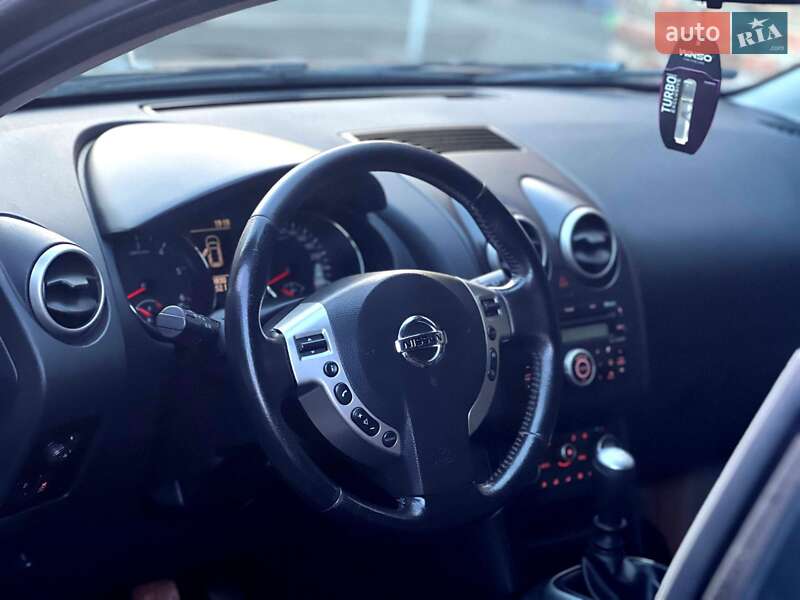 Позашляховик / Кросовер Nissan Qashqai+2 2010 в Ратному