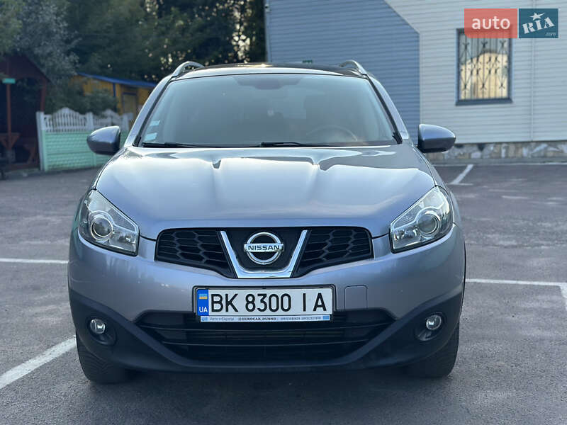 Позашляховик / Кросовер Nissan Qashqai+2 2010 в Дубні