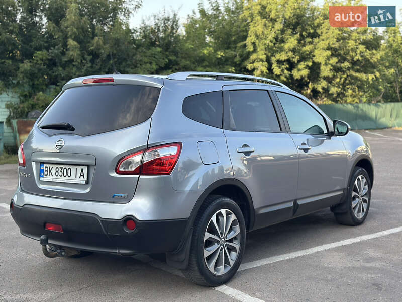 Позашляховик / Кросовер Nissan Qashqai+2 2010 в Дубні