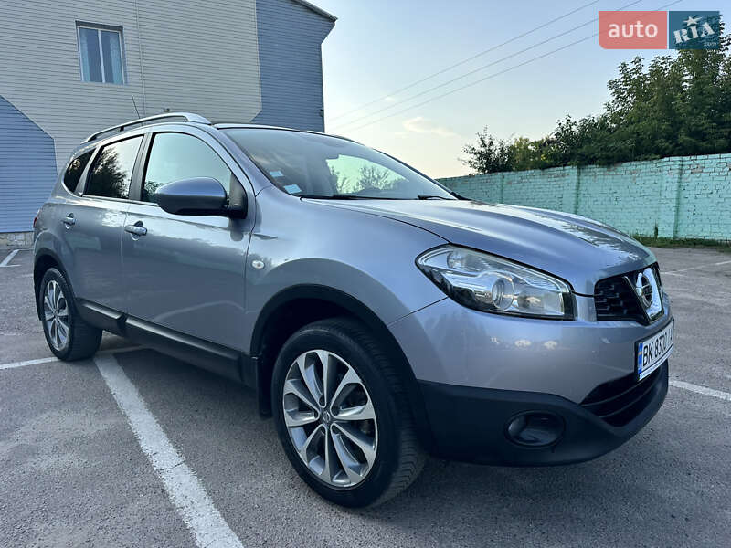Позашляховик / Кросовер Nissan Qashqai+2 2010 в Дубні