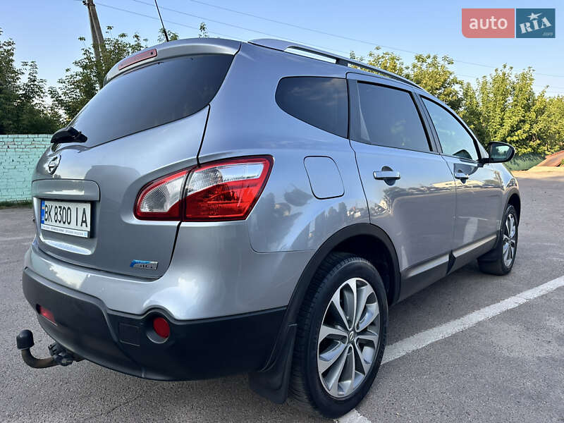 Позашляховик / Кросовер Nissan Qashqai+2 2010 в Дубні