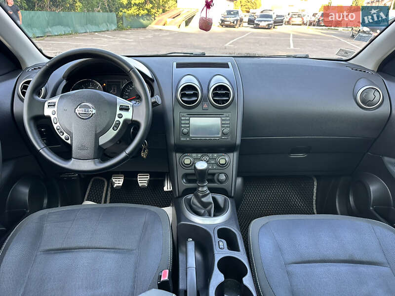 Позашляховик / Кросовер Nissan Qashqai+2 2010 в Дубні