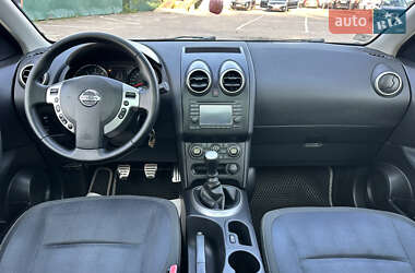 Внедорожник / Кроссовер Nissan Qashqai+2 2010 в 