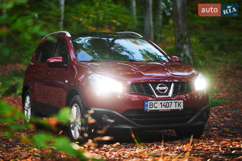 Nissan Qashqai+2 2011