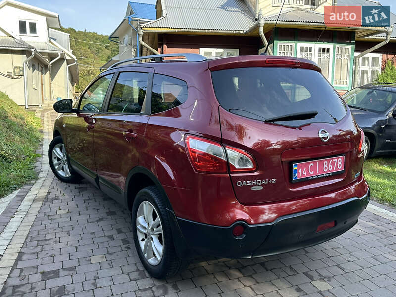 Nissan Qashqai+2 2011
