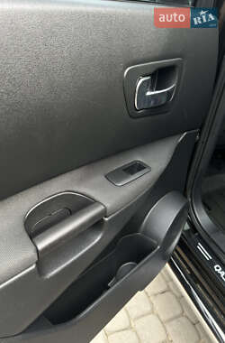 Внедорожник / Кроссовер Nissan Qashqai+2 2012 в 
