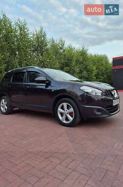 Внедорожник / Кроссовер Nissan Qashqai+2 2011 в 