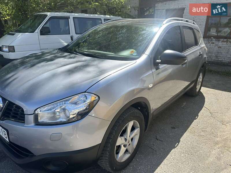 Внедорожник / Кроссовер Nissan Qashqai+2 2013 в Хмельницком