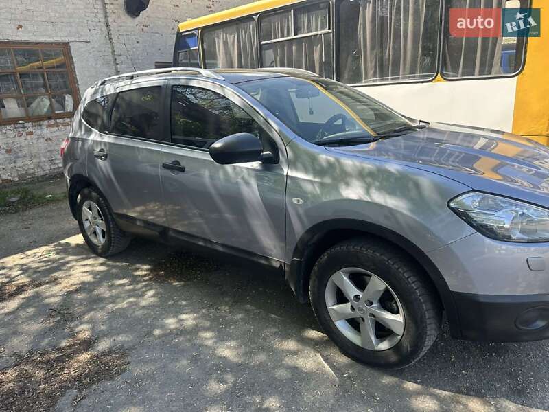 Внедорожник / Кроссовер Nissan Qashqai+2 2013 в Хмельницком