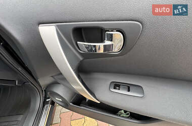 Внедорожник / Кроссовер Nissan Qashqai+2 2012 в 