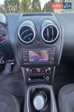 Внедорожник / Кроссовер Nissan Qashqai+2 2012 в 
