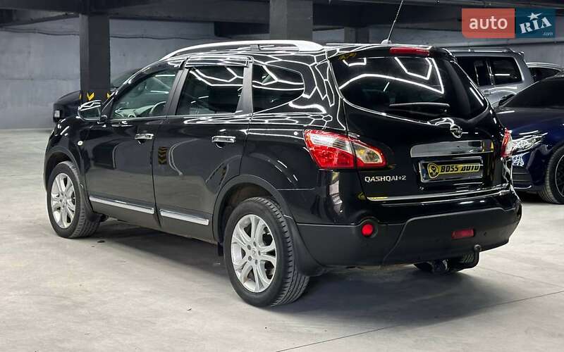 Позашляховик / Кросовер Nissan Qashqai+2 2010 в Чернівцях