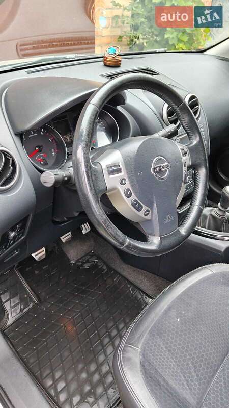 Внедорожник / Кроссовер Nissan Qashqai+2 2013 в Нововолынске
