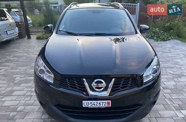 Позашляховик / Кросовер Nissan Qashqai+2 2011 в 