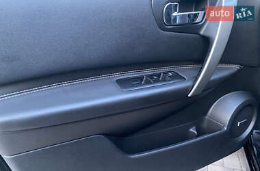 Позашляховик / Кросовер Nissan Qashqai+2 2011 в 