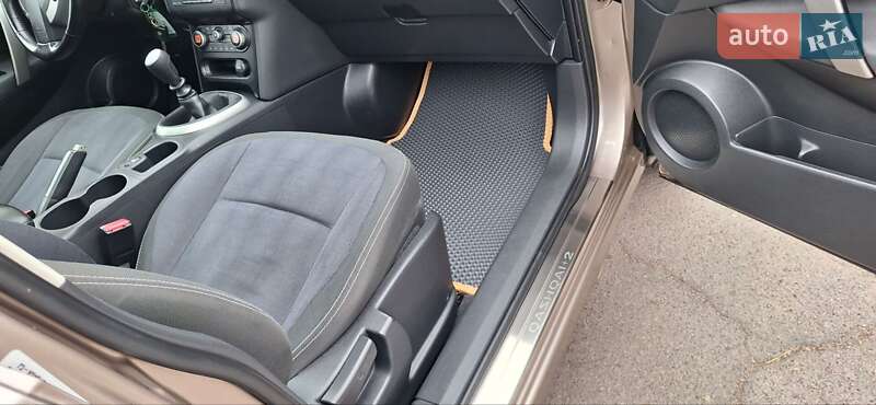 Внедорожник / Кроссовер Nissan Qashqai+2 2011 в Новоархангельске