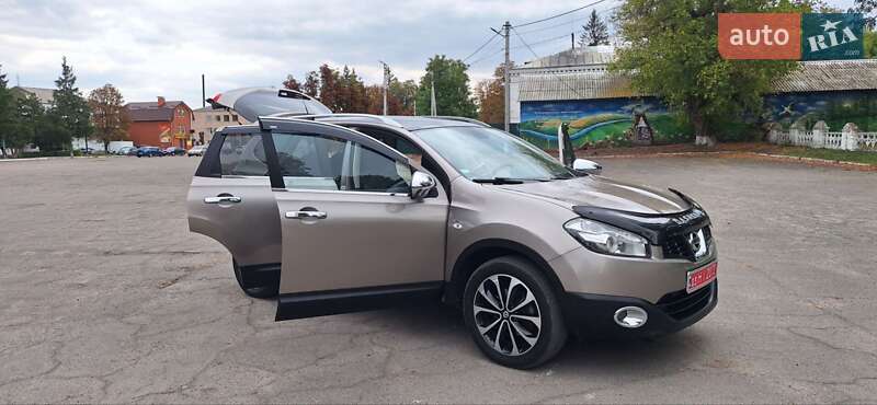 Внедорожник / Кроссовер Nissan Qashqai+2 2011 в Новоархангельске