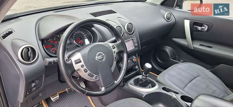 Внедорожник / Кроссовер Nissan Qashqai+2 2011 в Новоархангельске