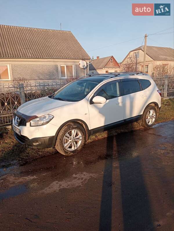 Внедорожник / Кроссовер Nissan Qashqai+2 2012 в 