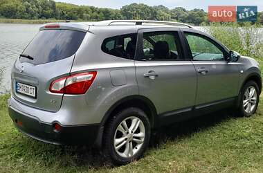Внедорожник / Кроссовер Nissan Qashqai+2 2010 в 