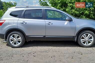 Внедорожник / Кроссовер Nissan Qashqai+2 2010 в 