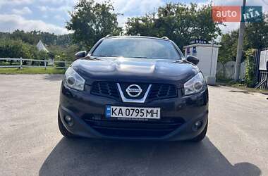 Внедорожник / Кроссовер Nissan Qashqai+2 2011 в 