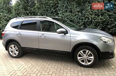 Позашляховик / Кросовер Nissan Qashqai+2 2011 в  фото 9 Позашляховик / Кросовер Nissan Qashqai+2 2011 в