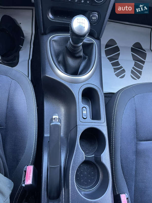 Позашляховик / Кросовер Nissan Qashqai+2 2010 в Львові фото 22 Позашляховик / Кросовер Nissan Qashqai+2 2010 в Львові