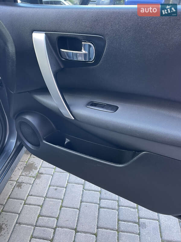 Позашляховик / Кросовер Nissan Qashqai+2 2010 в Львові фото 35 Позашляховик / Кросовер Nissan Qashqai+2 2010 в Львові