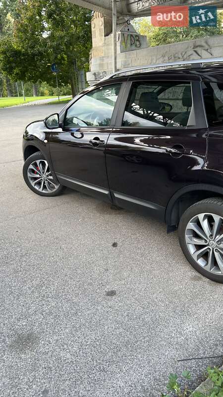 Внедорожник / Кроссовер Nissan Qashqai+2 2010 в Залещиках