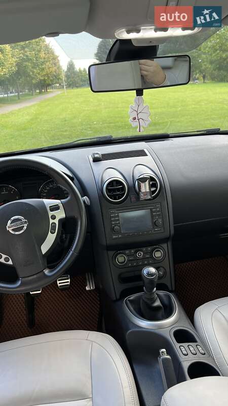 Внедорожник / Кроссовер Nissan Qashqai+2 2010 в Залещиках