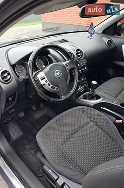 Позашляховик / Кросовер Nissan Qashqai+2 2009 в  фото 13 Позашляховик / Кросовер Nissan Qashqai+2 2009 в