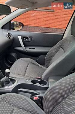 Позашляховик / Кросовер Nissan Qashqai+2 2009 в  фото 33 Позашляховик / Кросовер Nissan Qashqai+2 2009 в