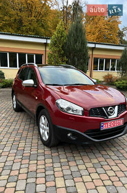 Позашляховик / Кросовер Nissan Qashqai+2 2011 в 