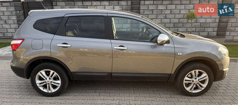 Позашляховик / Кросовер Nissan Qashqai+2 2011 в Рівному