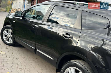 Внедорожник / Кроссовер Nissan Qashqai+2 2011 в 