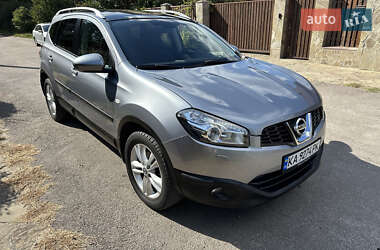 Внедорожник / Кроссовер Nissan Qashqai+2 2010 в Киеве