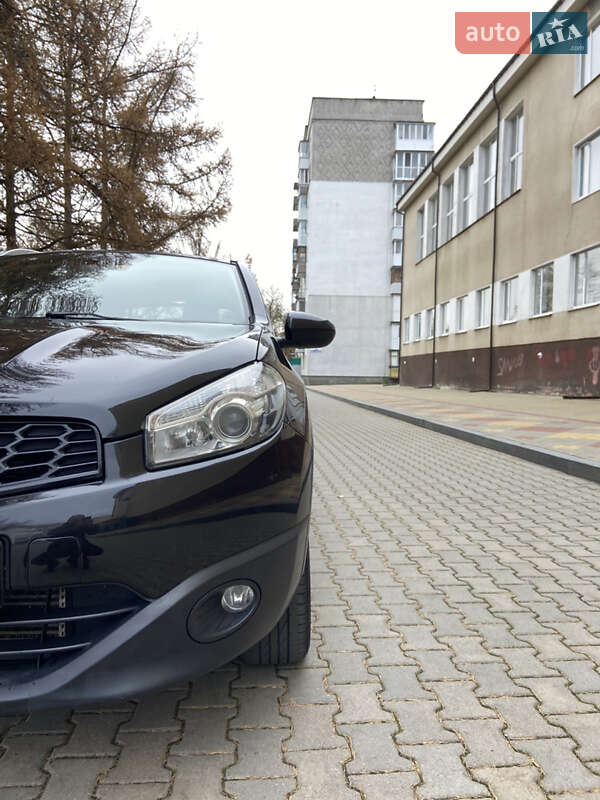 Позашляховик / Кросовер Nissan Qashqai+2 2013 в Звягелі