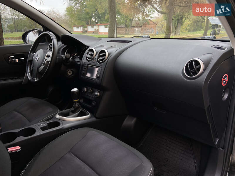 Позашляховик / Кросовер Nissan Qashqai+2 2013 в Звягелі