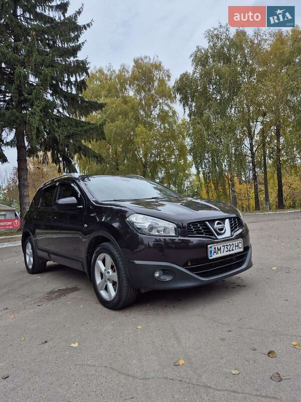 Позашляховик / Кросовер Nissan Qashqai+2 2011 в Рівному